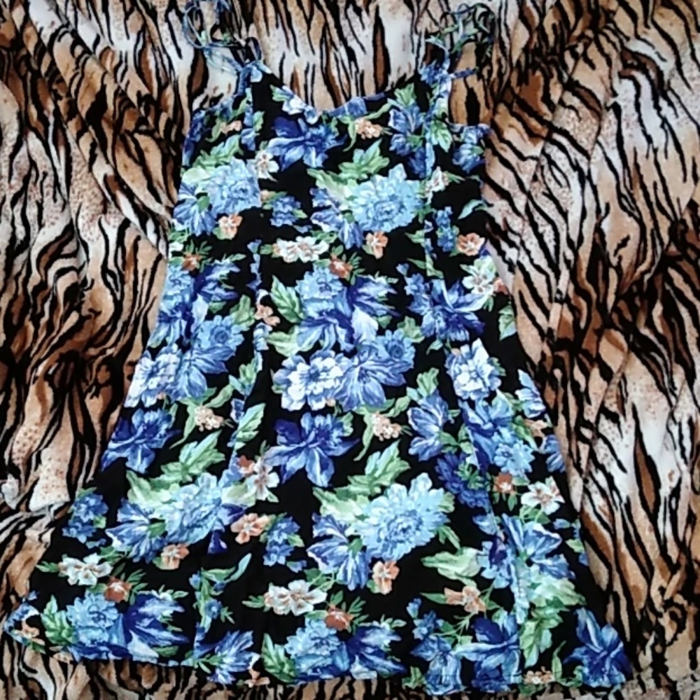Like new forever 21 cute strap dress